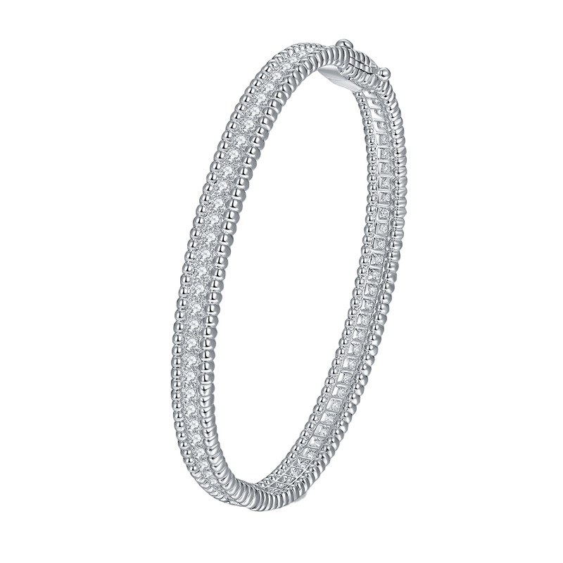 526809081